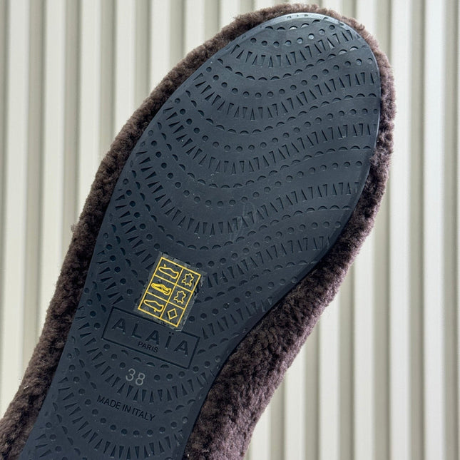 ALAIA 25S SHEARLING COZY SLIPPERS IN DARK BROWN