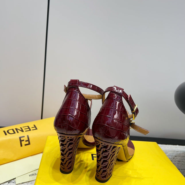 FENDI HIGH-HEELED 10 CM IN SANGRIA RED GLOSSY LAMBSKIN WITH GOLD HARDWARE