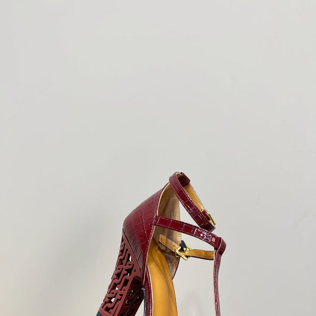 FENDI HIGH-HEELED 10 CM IN SANGRIA RED GLOSSY LAMBSKIN WITH GOLD HARDWARE