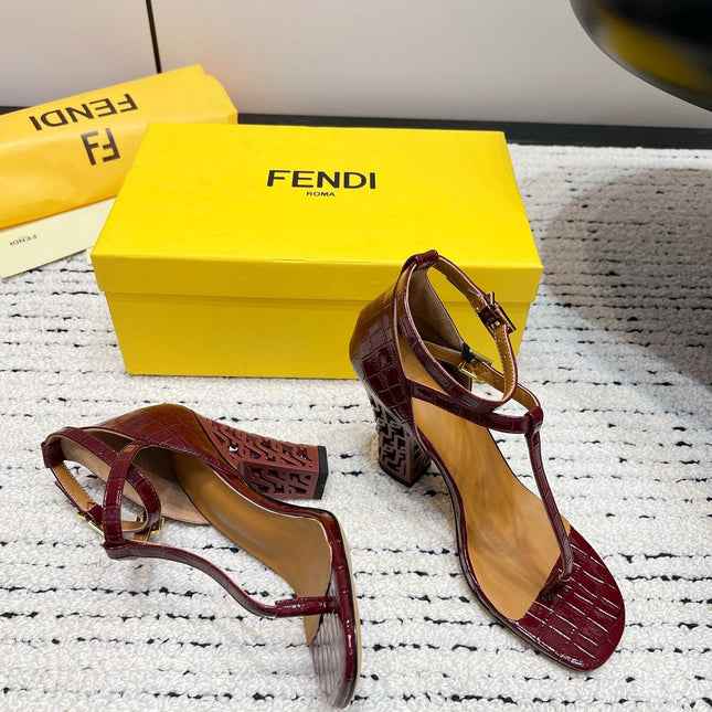FENDI HIGH-HEELED 10 CM IN SANGRIA RED GLOSSY LAMBSKIN WITH GOLD HARDWARE