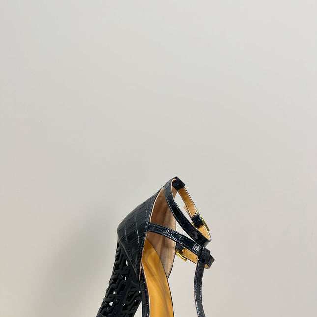 FENDI HIGH-HEELED 10 CM IN BLACK GLOSSY LAMBSKIN WITH GOLD HARDWARE