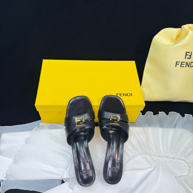 FENDI MEDIUM-HEELED 55 MM MULE IN BLACK LAMBSKIN WITH GOLD HARDWARE