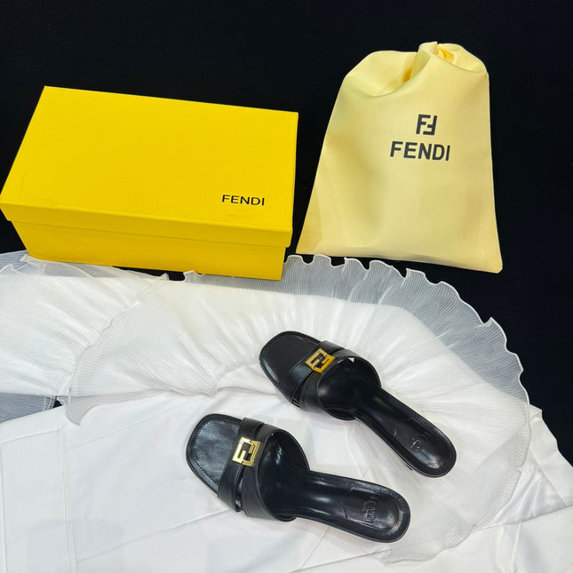 FENDI MEDIUM-HEELED 55 MM MULE IN BLACK LAMBSKIN WITH GOLD HARDWARE