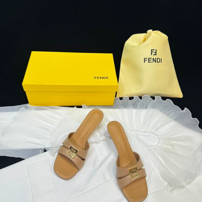 FENDI MEDIUM-HEELED 55 MM MULE IN BRONZE BROWN LAMBSKIN WITH GOLD HARDWARE