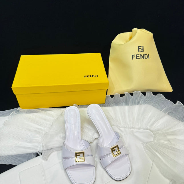 FENDI MEDIUM-HEELED 55 MM MULE IN WHITE LAMBSKIN WITH GOLD HARDWARE