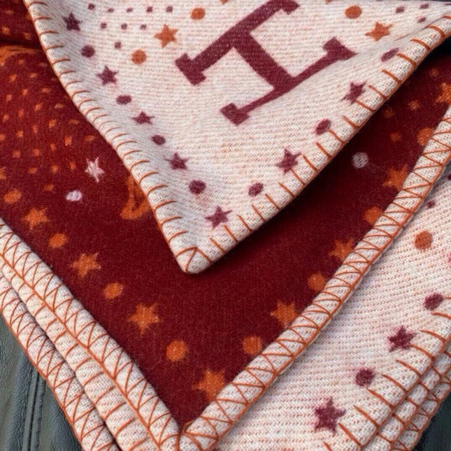 WESTERN AND COMPANY 140 CM IN CHERRY RED AND PASTEL RED WOOL AND CASHMERE 405115