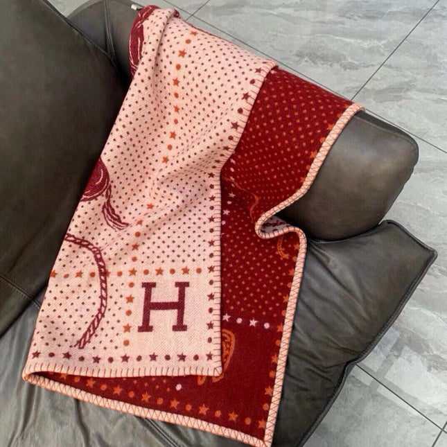 WESTERN AND COMPANY 140 CM IN CHERRY RED AND PASTEL RED WOOL AND CASHMERE 405115
