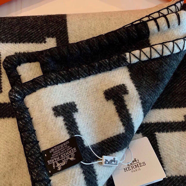 TIGRE BAYADERE BLANAVALON III THROW BLANKET IN BLACK CASHMERE 407142