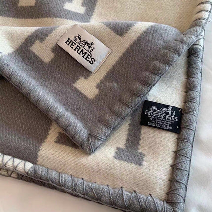 TIGRE BAYADERE BLANAVALON III THROW BLANKET IN LIGHT GRAY CASHMERE 407144