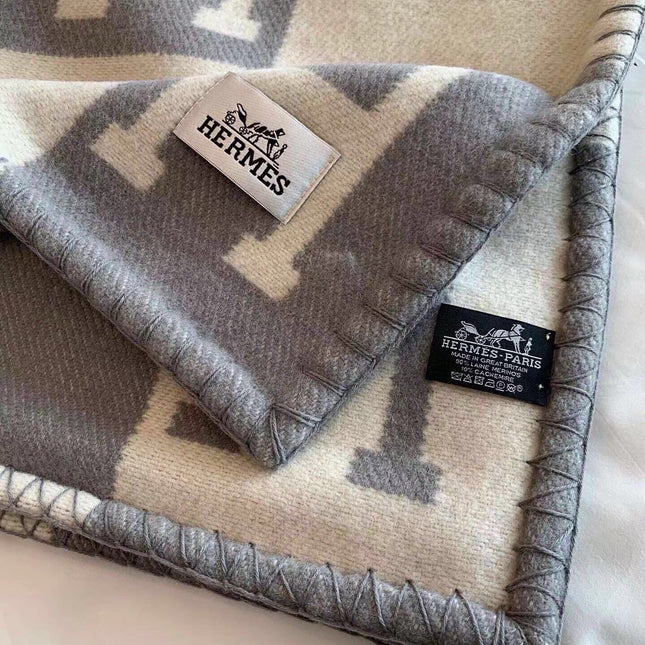 TIGRE BAYADERE BLANAVALON III THROW BLANKET IN LIGHT GRAY CASHMERE 407144
