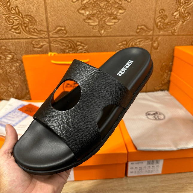 HM CIRCLE CUT SANDAL BLACK CALFSKIN