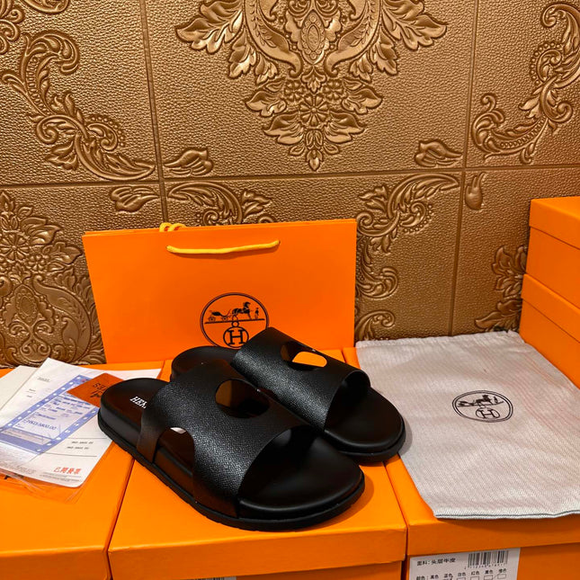 HM CIRCLE CUT SANDAL BLACK CALFSKIN