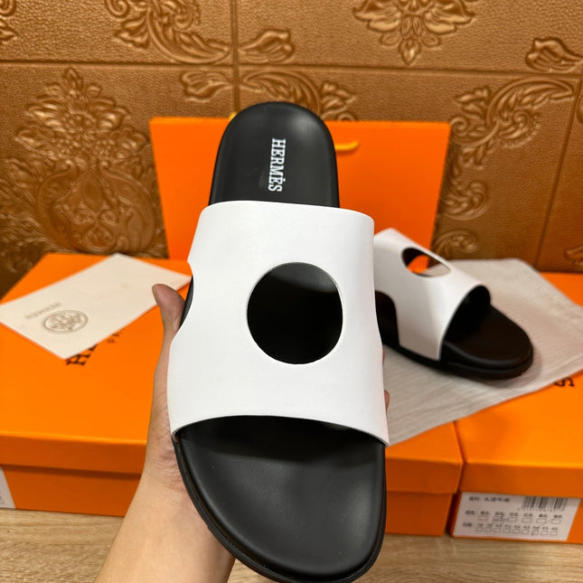 HM CIRCLE CUT SANDAL BLACK AND WHITE CALFSKIN