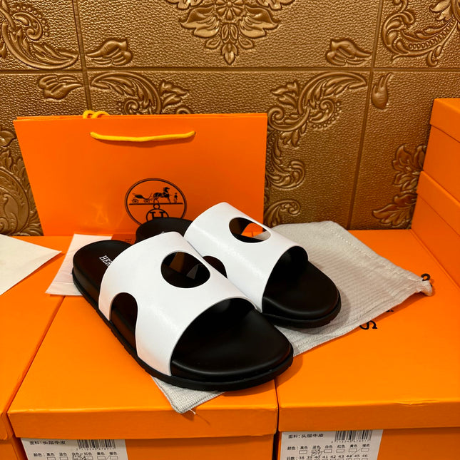 HM CIRCLE CUT SANDAL BLACK AND WHITE CALFSKIN