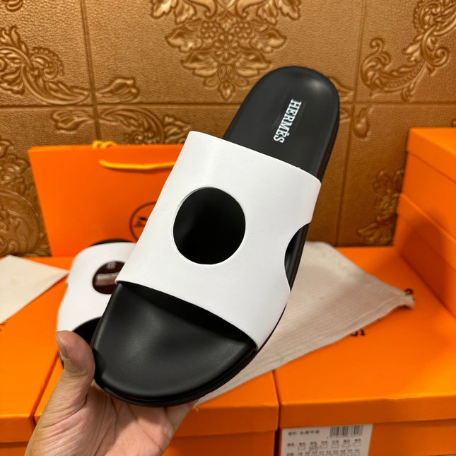 HM CIRCLE CUT SANDAL BLACK AND WHITE CALFSKIN