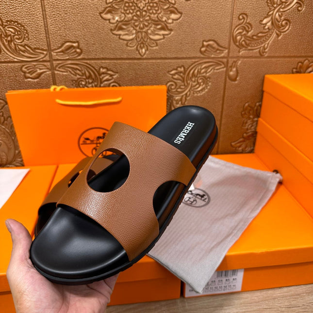 HM CIRCLE CUT SANDAL CARAMEL CALFSKIN