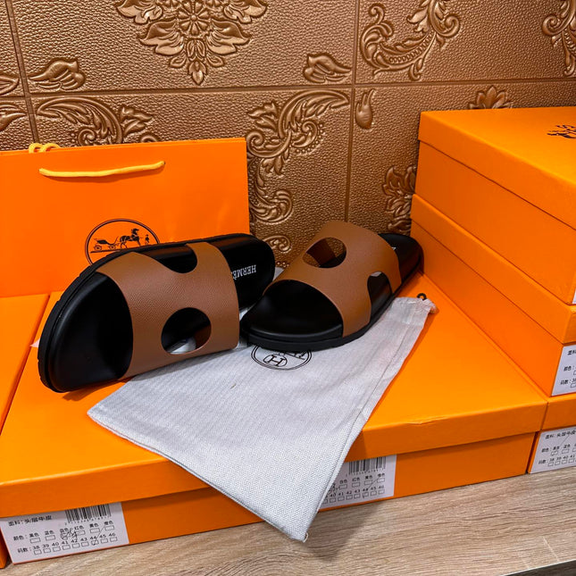 HM CIRCLE CUT SANDAL CARAMEL CALFSKIN