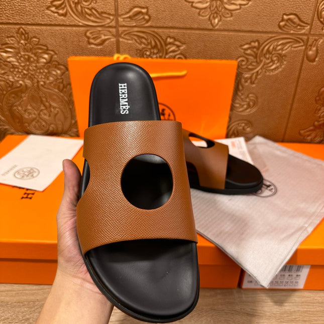 HM CIRCLE CUT SANDAL CARAMEL CALFSKIN