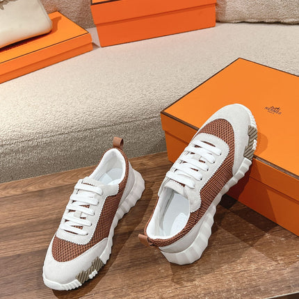 MAINLAND SNEAKER IN PALE GRAY SUEDE AND CARAMEL BROWN BREATHABLE MESH FABRIC