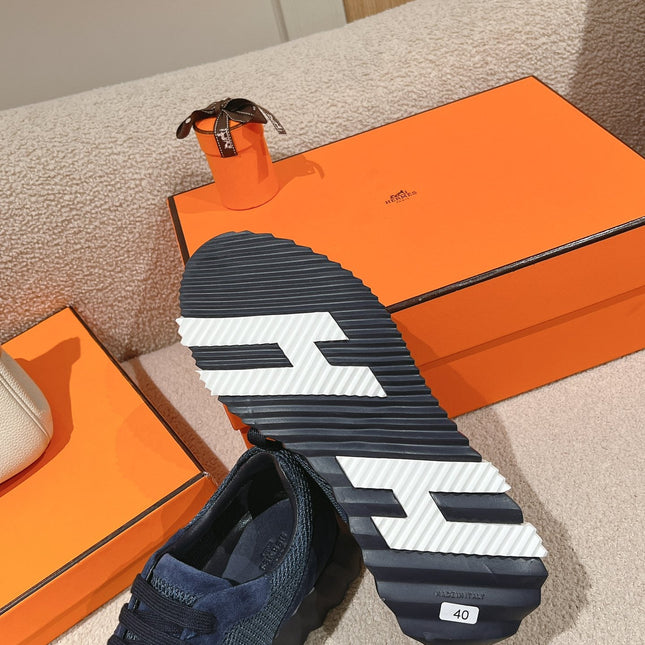 MAINLAND SNEAKER IN CLASSIC BLUE SUEDE AND BREATHABLE MESH FABRIC