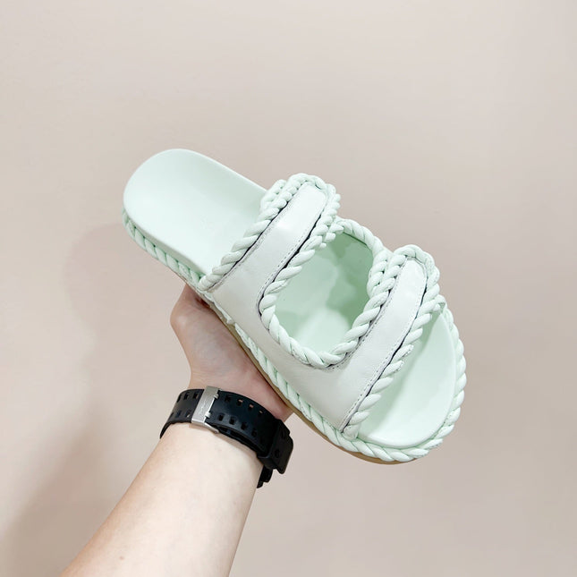 REFINED DAD SANDAL IN PISTACHIO GREEN LAMBSKIN MULE