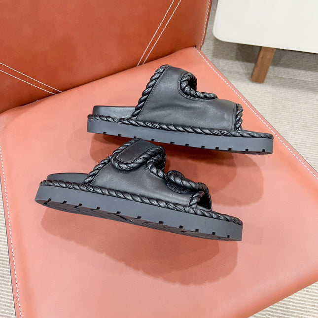 REFINED DAD SANDAL IN BLACK LAMBSKIN MULE