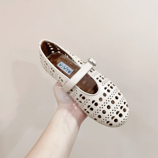 ALAIA HOLLOW BALLET FLAT IN BEIGE LAMBSKIN