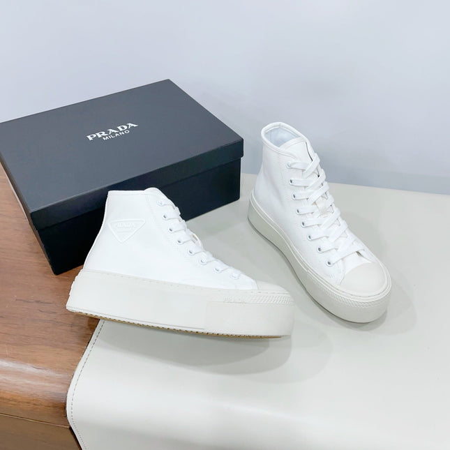 HIGH-TOP SEANKERS IN WHITE CANVAS