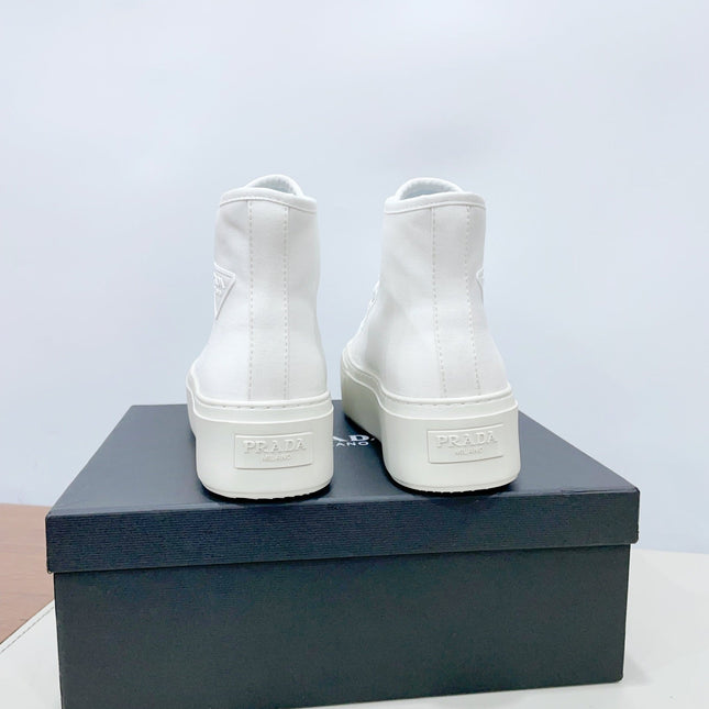 HIGH-TOP SEANKERS IN WHITE CANVAS