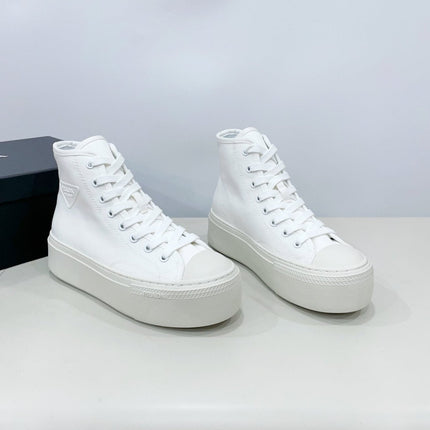 HIGH-TOP SEANKERS IN WHITE CANVAS
