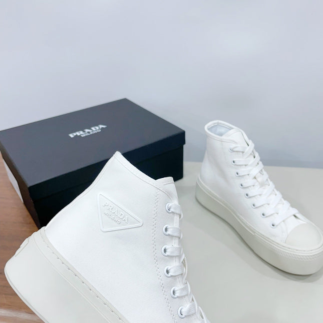 HIGH-TOP SEANKERS IN WHITE CANVAS