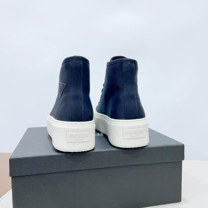 HIGH-TOP SEANKERS IN SPACE BLUE CANVAS