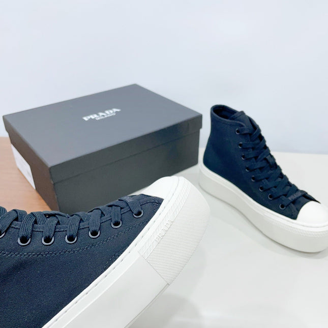 HIGH-TOP SEANKERS IN SPACE BLUE CANVAS
