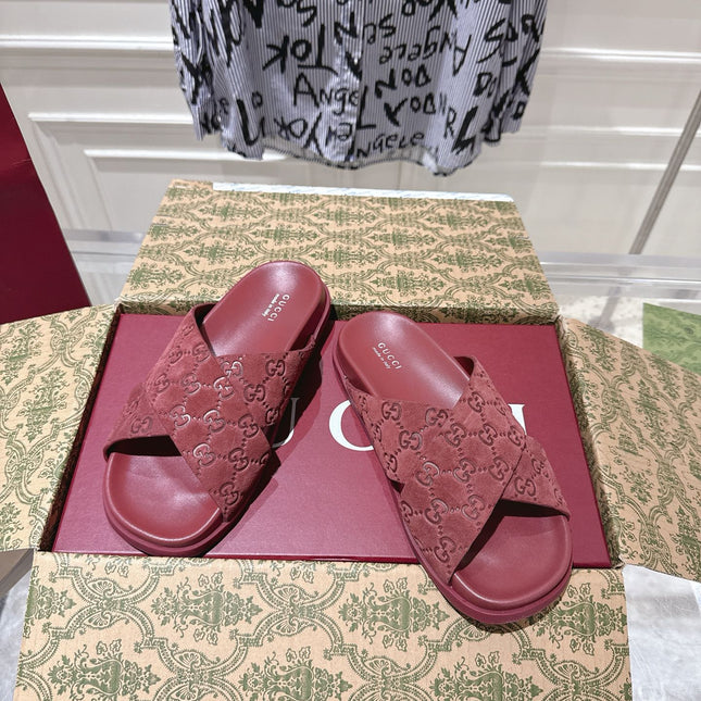 GG SLIDES IN RED SUEDE WITH EMBOSSED LOGO STYLE 9