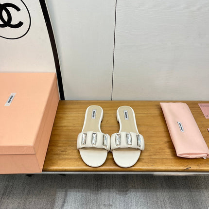 FLAT SLIDE IN WHITE CALFSKIN