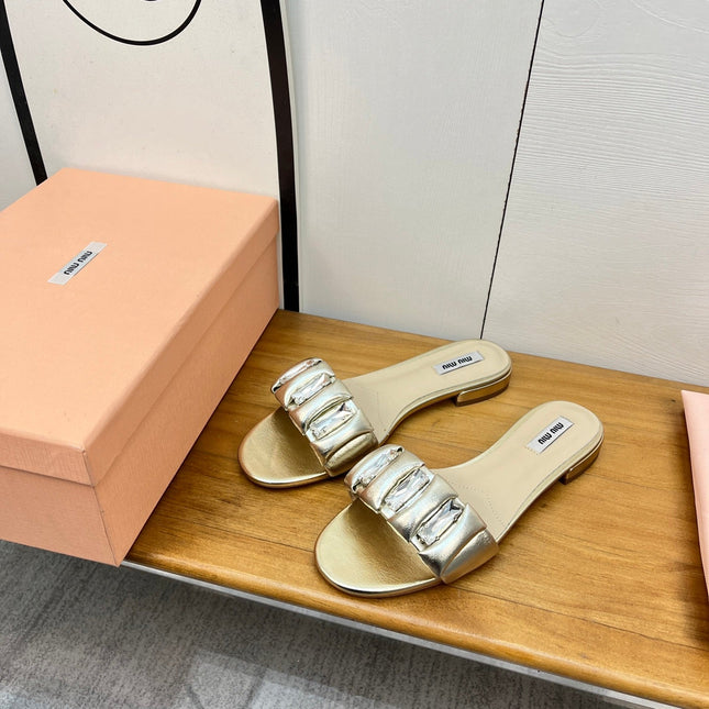 FLAT SLIDE IN LIGHT GOLD CALFSKIN