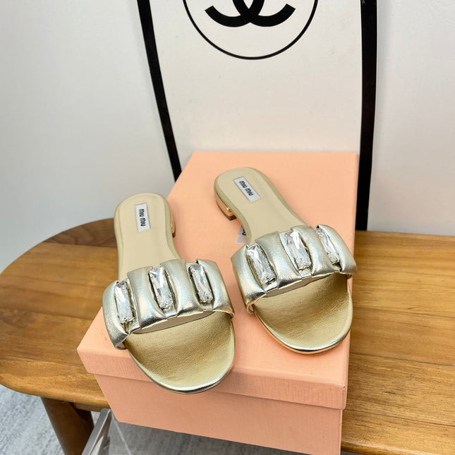 FLAT SLIDE IN LIGHT GOLD CALFSKIN