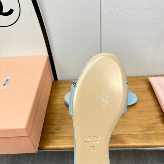 FLAT SLIDE IN LIGHT BLUE CALFSKIN