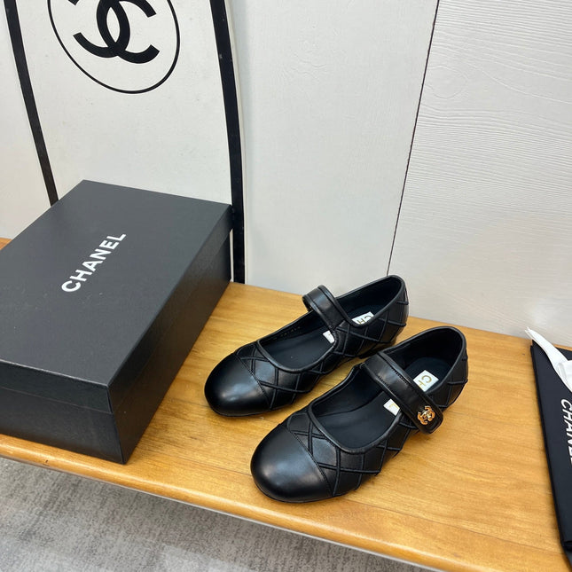 CHANEL FLAT MARY JANE SHOES 25S IN BLACK VELVET