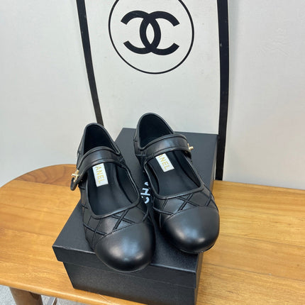 CHANEL FLAT MARY JANE SHOES 25S IN BLACK VELVET