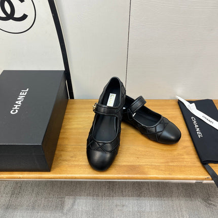 CHANEL FLAT MARY JANE SHOES 25S IN BLACK VELVET