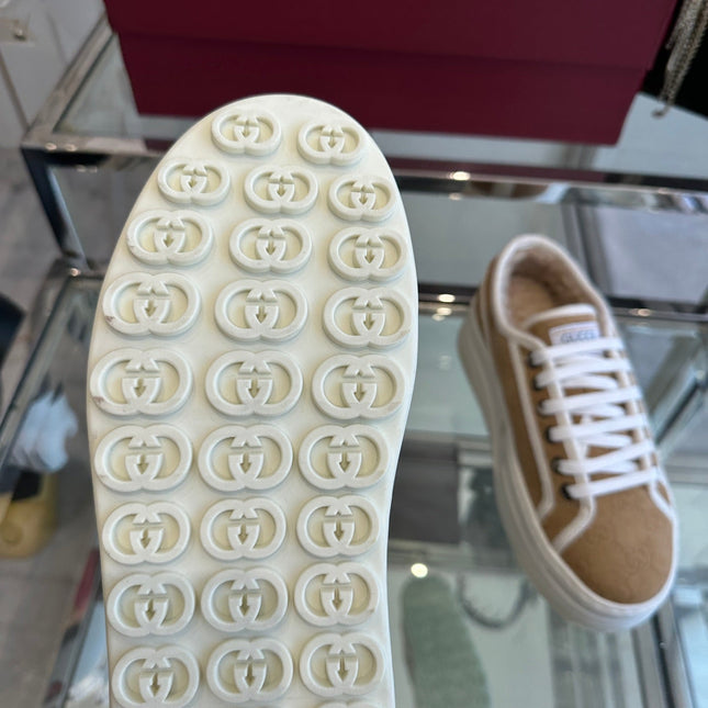 GG TENNIS SNEAKER IN CAMEL BROWN CANVAS WITH BEIGE FLEECE LINING