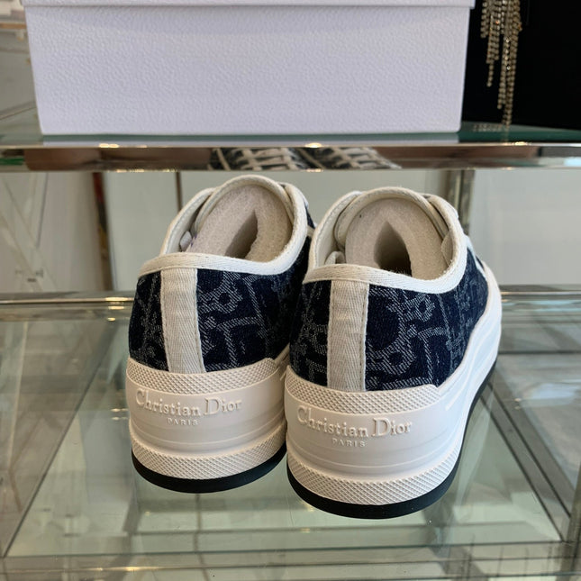 WALK'N PLATFORM SNEAKER IN IN NAVY BLUE EMBROIDERY ICONIC PATTERNS FABRIC