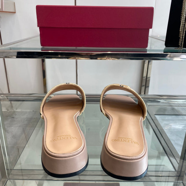 VLTN HIGH HEEL 25S 30 MM IN BEIGE FABRIC AND MUTED PINK LAMBSKIN WITH EMBROIDERED CHERRY MOTIF