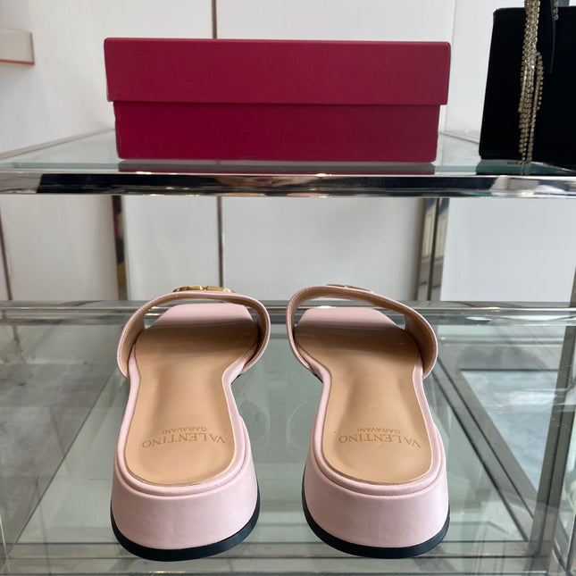 VLTN HIGH HEEL 25S 30 MM IN LIGHT PINK LAMBSKIN WITH GOLD HARDWARE