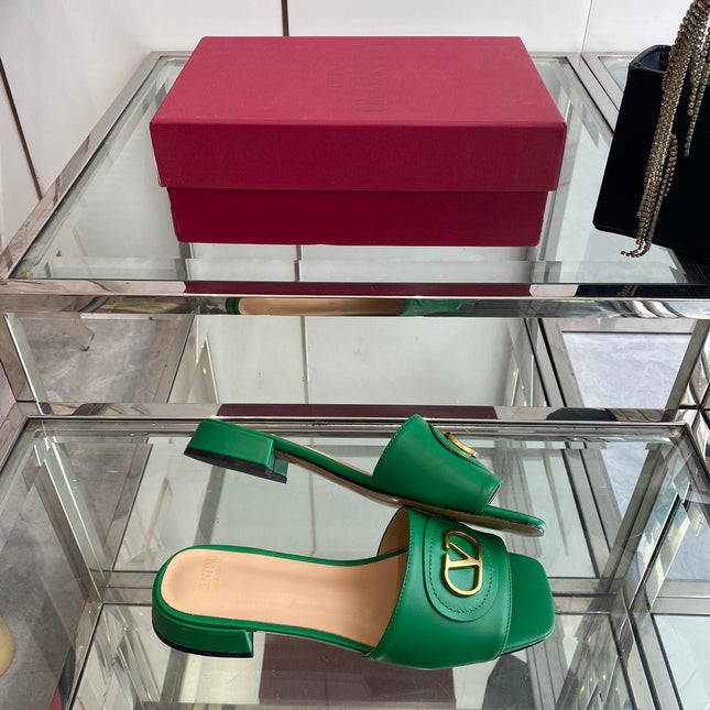 VLTN HIGH HEEL 25S 30 MM IN GREEN LAMBSKIN WITH GOLD HARDWARE