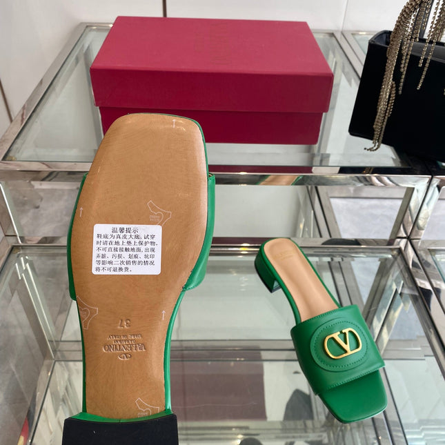 VLTN HIGH HEEL 25S 30 MM IN GREEN LAMBSKIN WITH GOLD HARDWARE