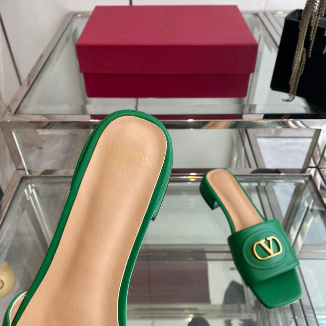 VLTN HIGH HEEL 25S 30 MM IN GREEN LAMBSKIN WITH GOLD HARDWARE