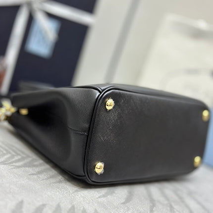 PRADA 25S GALLERIA LARGE BAG 28 IN BLACK CALFSKIN GOLD HARDWRE