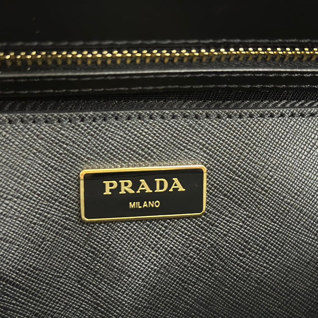 PRADA 25S GALLERIA LARGE BAG 28 IN BLACK CALFSKIN GOLD HARDWRE
